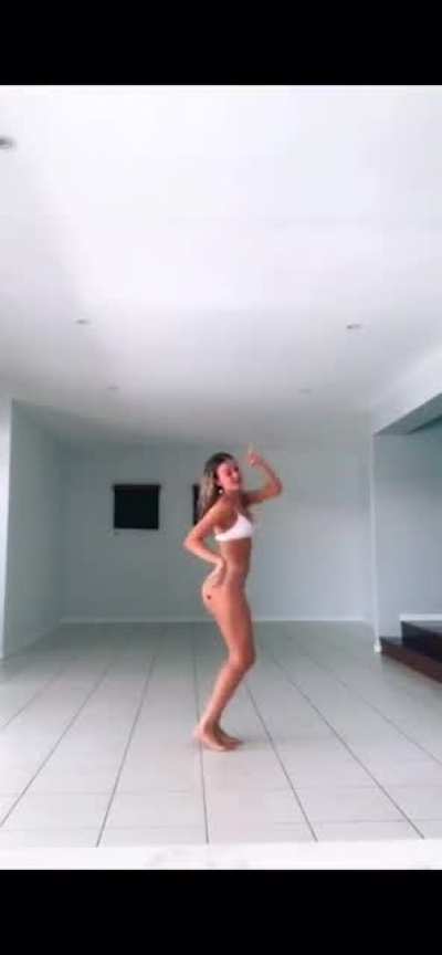 what id do to this slut 😅