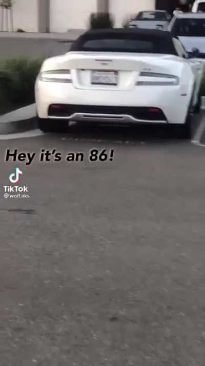 "Check out that car dude!"