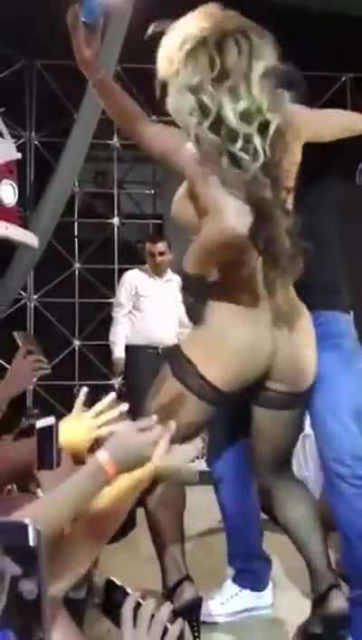 Esperanza Gomez dancing nude in front of an audience is like throwing meat to hungry wolves