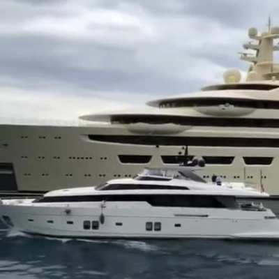 Millionaire meets billionaire