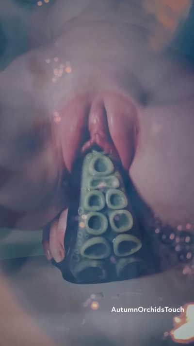 Inviting you into my magical world where two monstrous alien creatures are slorpy fucking before your very eyes&hellip;
