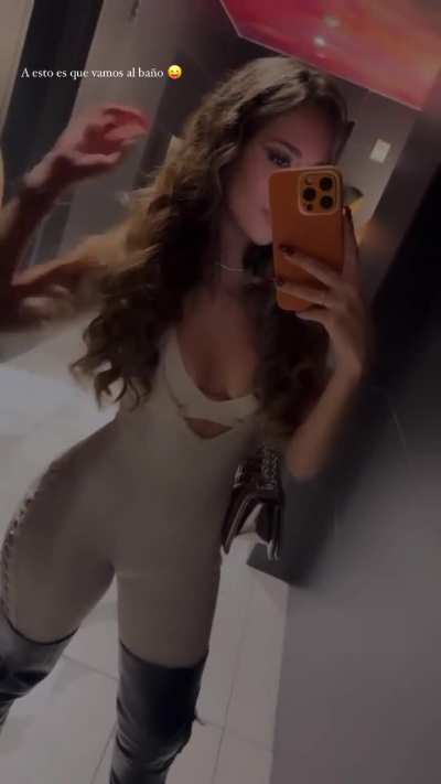 She's a smoke show 