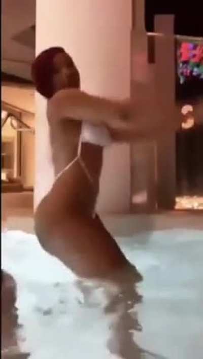 Big Thick Bitch 🧜🏾&zwj;♀️👅🍫