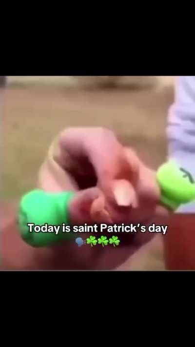 I forgot about this vid😭💀