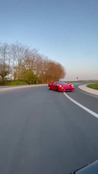 Drifting the Ferrari F40