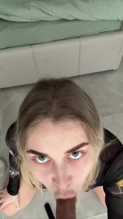 sucking dick makes me a happy girl