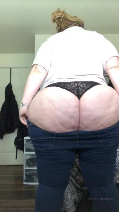 Getting Her Thang In Some Pants