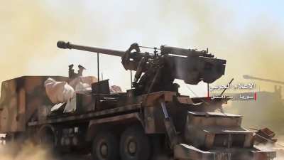 Syrian Army 130mm M-46 field gun on 8x8 Truck in action (Tulul al-Safa, Syria, 2018)