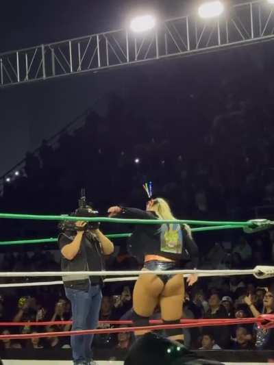 La hiedra clip from her match at Lucha Juarez 2/15/26
