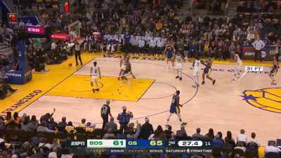 [Highlight] Steph Curry from waaay downtown!