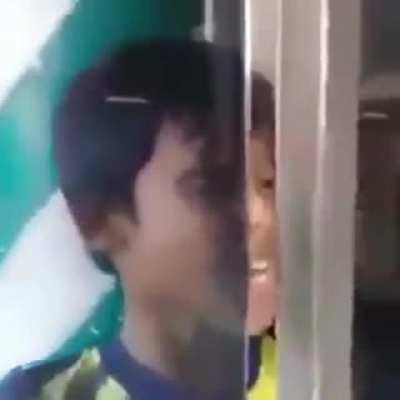 :V