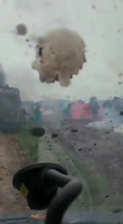 Images de l'int&eacute;rieur d'un camion de CRS pendant la manifestation &agrave; Sainte-Soline