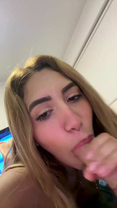 My throat is getting thicker and thicker&nbsp;I&nbsp;think&nbsp;jajaja 🤭