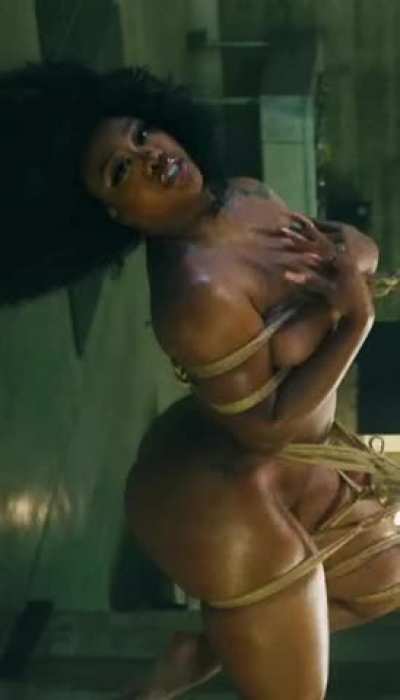 SZA in 'kill Bill' [Brightened]