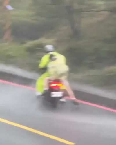 Strong winds - near Chinese Culture University, Taipei, Taiwan - October 20th 2025