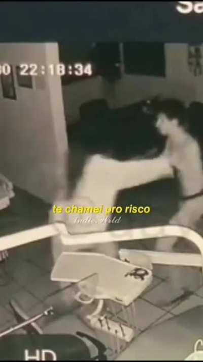 O cara dan&ccedil;ou com o demonio, Literalmente