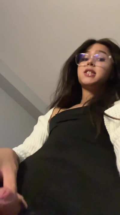 Did my girldick and ass make you turn your phone? 😜