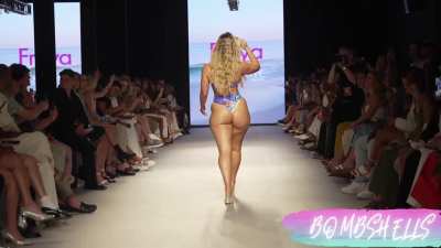 Model Marissa Dubois in Slo-Mo (Miami Swim Week 2023)