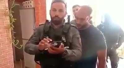 Another palestinian journalist Muna Al-Kurd got arrested and detained by the occupation forces after raid on home Muna and her family are facing forced expulsion from their home in Al-sheikh jarrah and she's been documenting the aggression and the ethnic 