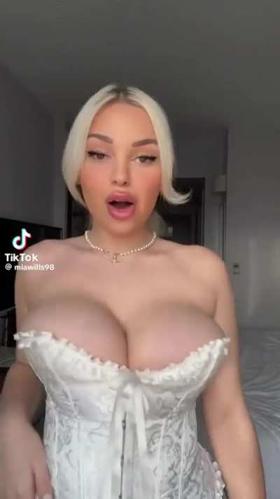 @miawills98