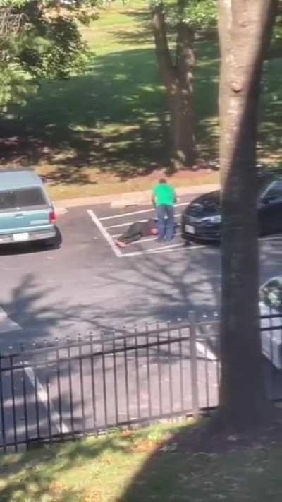 Crazy woman fakes getting hit by her SO&rsquo;s car