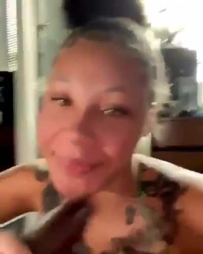 Slurping like she eating noodles 🍝