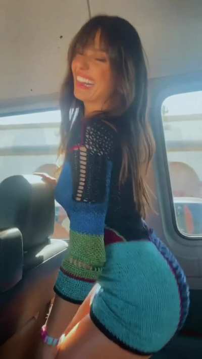 Isis Valverde