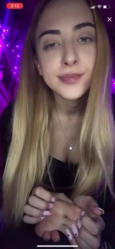 Sashkaaa.a live now