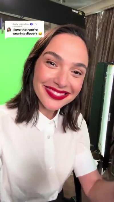 Gal Gadot&acirc;s lips are made for one thing and one thing only &eth;&eth;&brvbar;