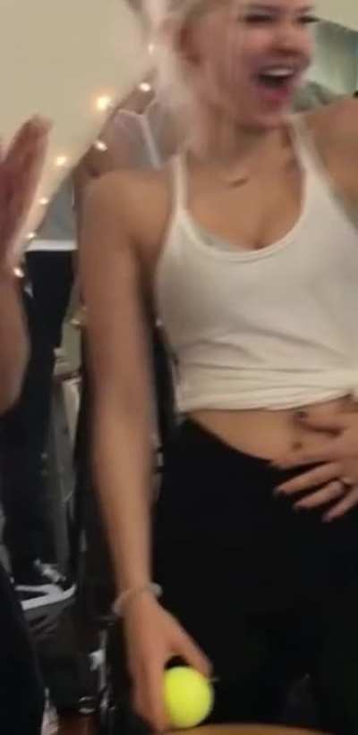 Dove cameron
