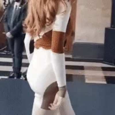 The cameraman knew what he had to record
