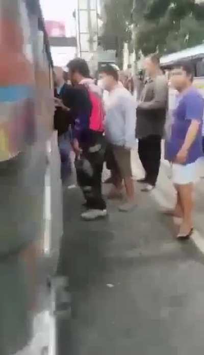 Hostage situation in a jeepney