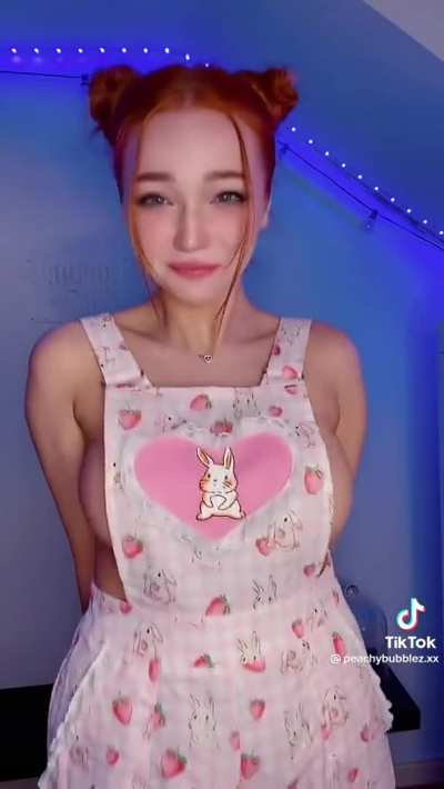 OMG she's so cute yet so sexy