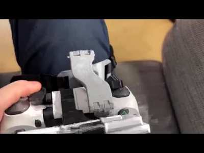 3D printed attachment for PS4 controller that allows peoples whit one hand play games.
