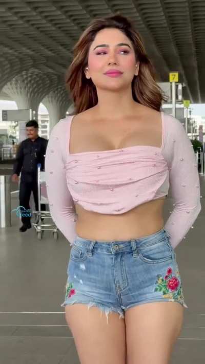 Sexy Kangana Sharma