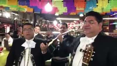 Como reencarnaci&oacute;n de Jos&eacute; Alfredo Jim&eacute;nez.
