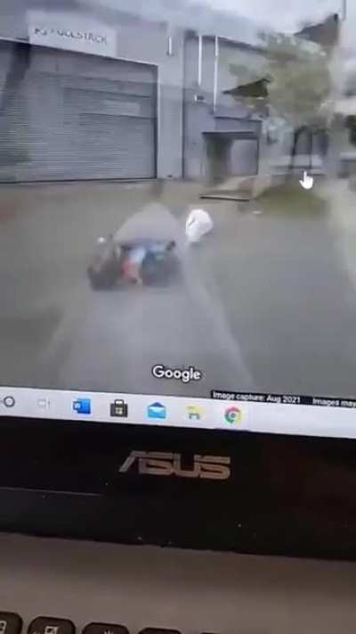 LL: Get out of the way for Google maps drivers