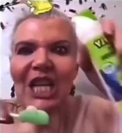 👹