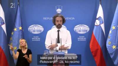 Po naključju sem na&scaron;el biser med petkovo tiskovno konferenco o aktualnem epidemiolo&scaron;kem stanju. Nekateri jazjazi se napi&scaron;ejo sami.
