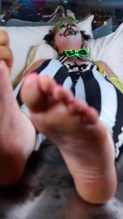Vegas Clown Tickled