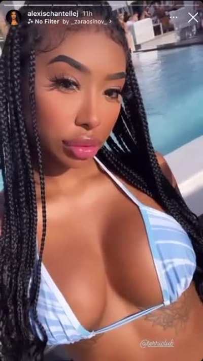 Wish she posted more😍