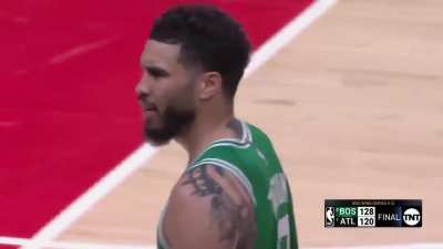[Highlight] Chuck on Trae Young struggling to inbound the ball last night: 