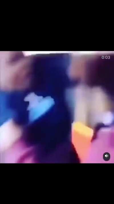 Poğa&ccedil;alar kavga ediyor