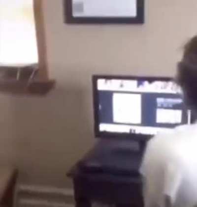 Computer Goes yeet