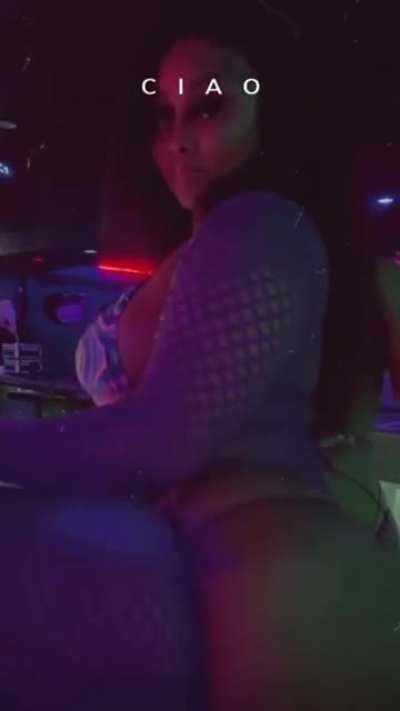 Thick Ass 👸🏾🍑🤤❤️😍