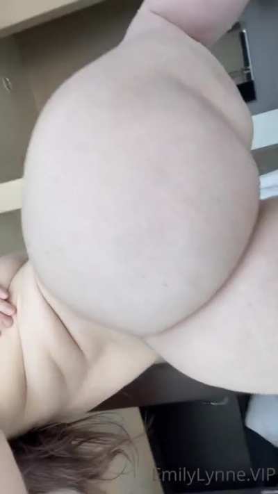 @Emily lynne 🍑😏😏