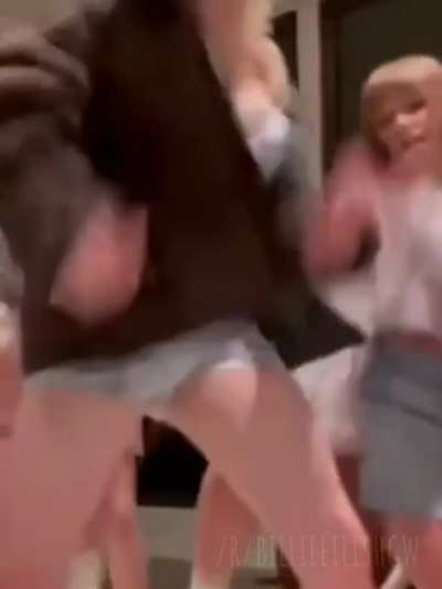 I love Billie Eilish, in fact let's all love her very hard
