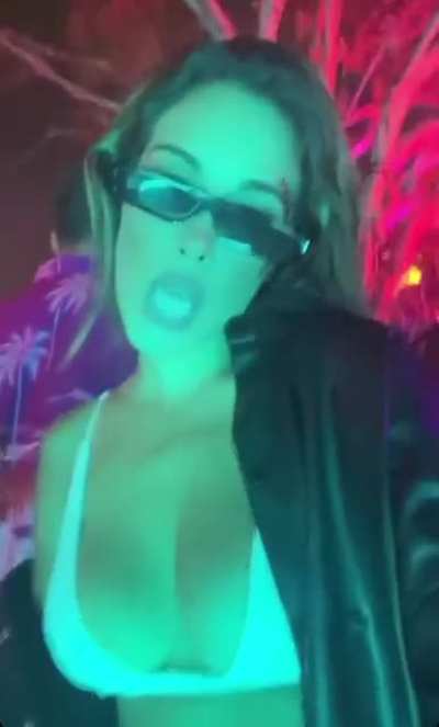 tittiesss 😍