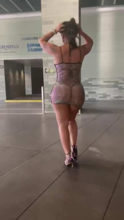 Big booty in sexy outfit
