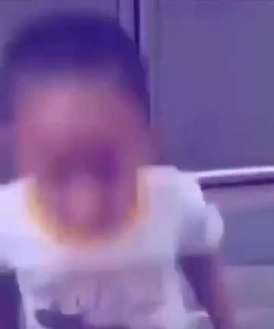 A&iacute; pivete, tira a moeda da tua testa sem usar as maos kkkkkkkk